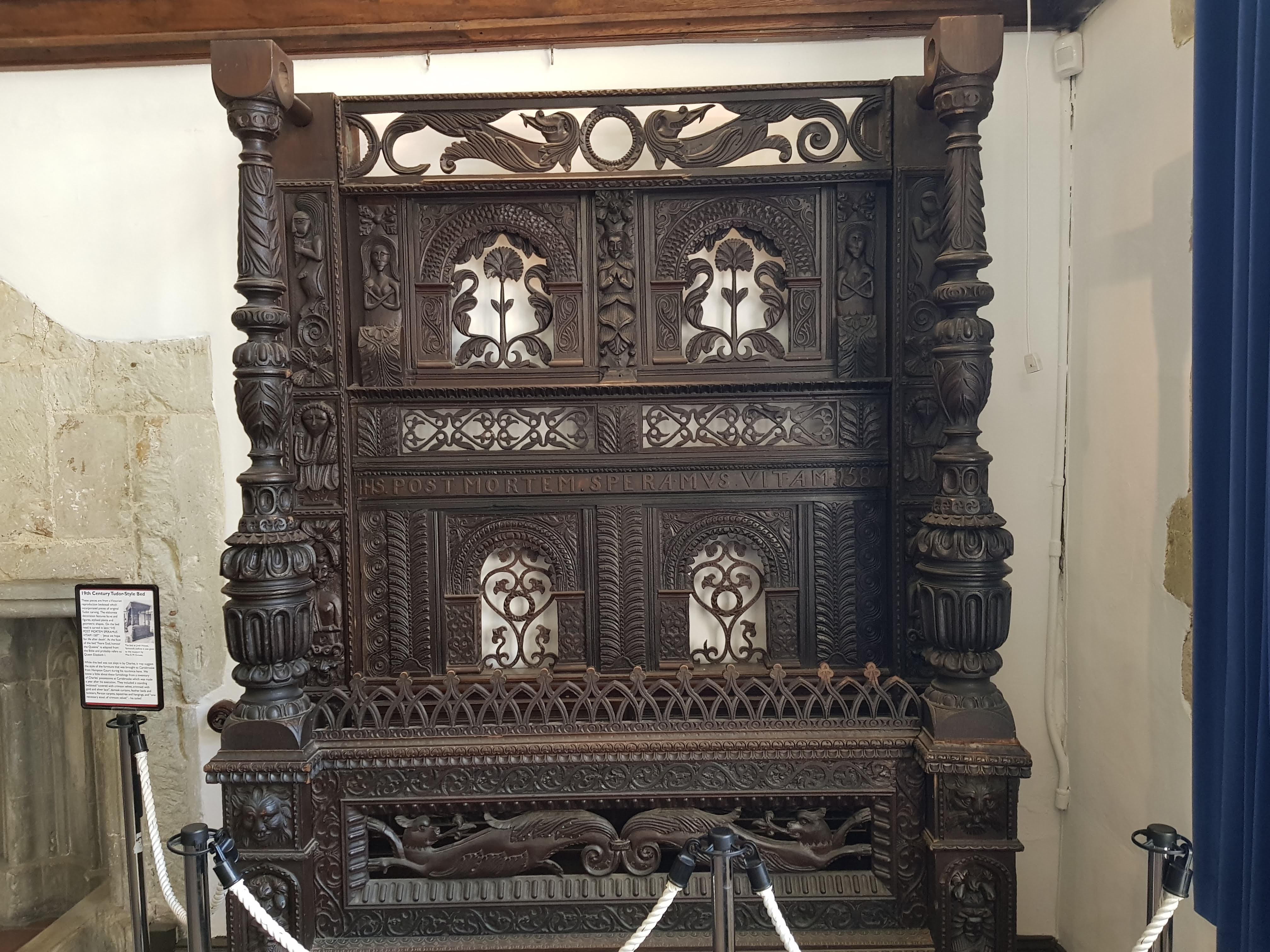 Carisbrooke Castle Image 16